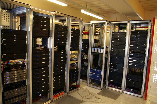 サーバー移転は必要なの?.jpg サーバー移転は必要なの?