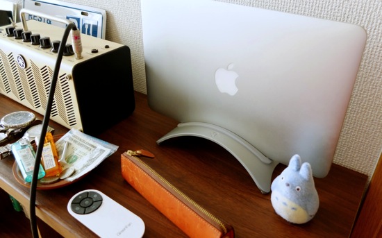 Macbook Air Mid2012 / Twelve South BookArc for Macbook Air.JPG Macbook Air Mid2012 / Twelve South BookArc for Macbook Air