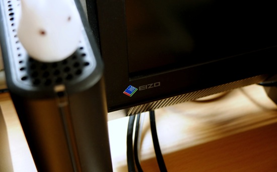 EIZO FORIS FS2332 - PCディスプレイ.JPG EIZO FORIS FS2332 - PCディスプレイ